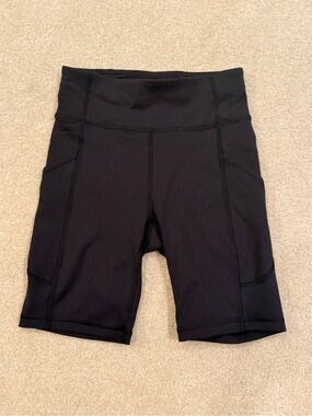 Lululemon Black Bike Shorts (Size 4) 
Only worn once